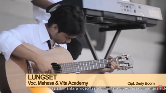Ilustrasi tangkapan layar video musik Lungset oleh Mahesa dan Vita Alvia. Foto: YouTube/Samudra Record
