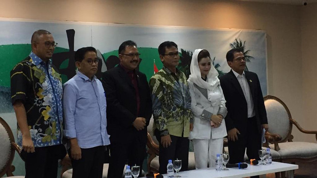 Preskon Pimpinan BURT dan Sekjen DPR soal Pembatalan Proyek Gorden. Foto: Paulina Herasmaranindar/kumparan
