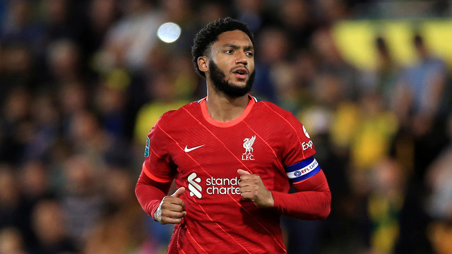 Pemain Liverpool Joe Gomez. Foto: Stephen Pond/Getty Images