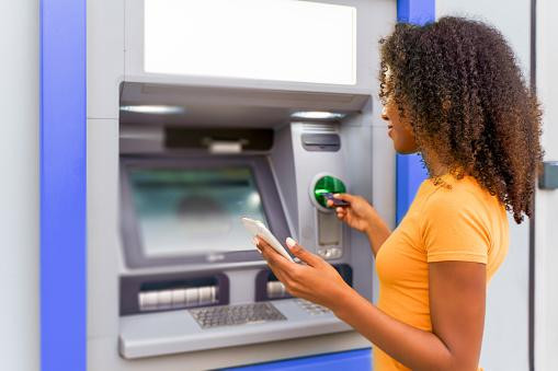 Cara Top Up Mtix Lewat ATM BRI, Foto: Unsplash.