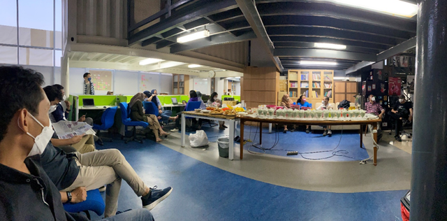 Bukber di kantor. Sumber: dokumentasi pribadi