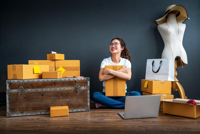 Ilustrasi menjalankan bisnis secara online. Foto: Shutterstock 