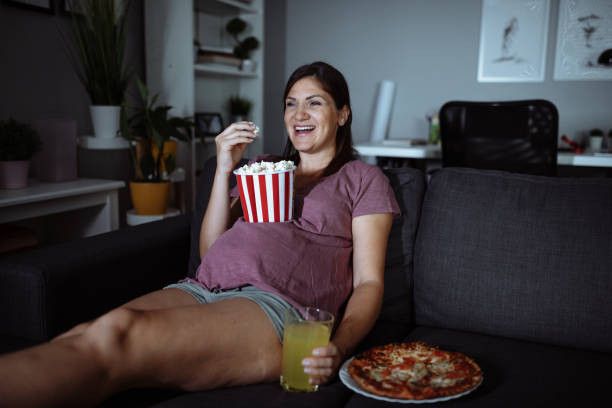 Ilustrasi film untuk ibu hamil (Sumber: iStock)
