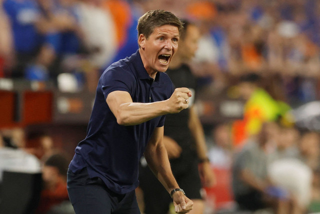 Pelatih Eintracht Frankfurt Oliver Glasner saat melawan Rangers pada pertandingan final Liga Europa di Stadion Ramon Sanchez Pizjuan, Seville, Spanyol.
 Foto: Albert Gea/REUTERS
