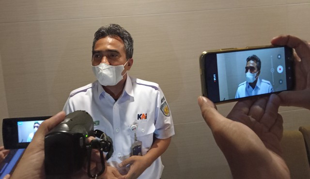 Manager Humas KAI Daop 8 Surabaya Luqman Arif. Foto: Masruroh/Basra