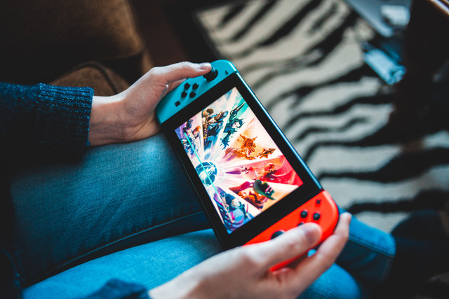 Ilustrasi game online. Foto: Erik Mclean/unsplash