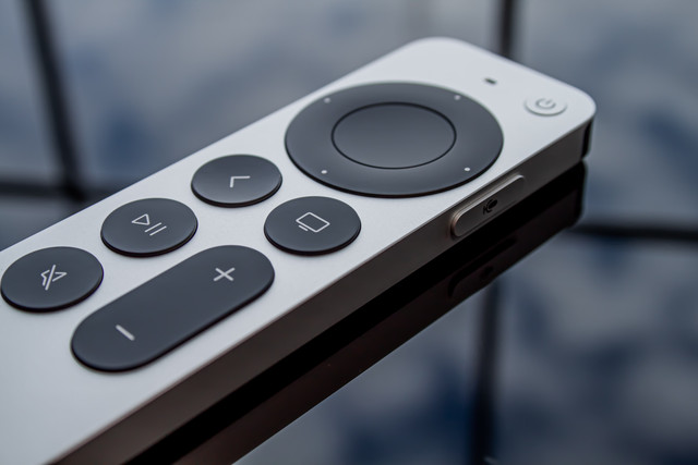 Ilustrasi remote AC Sharp. Foto: James Yarema/unsplash
