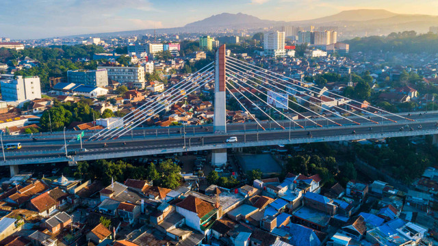 Flyover Pasupati di Bandung. Foto: Akhmad Dody Firmansyah/Shutterstock
