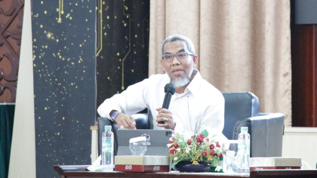 Plt Dirjen Kekayaan Intelektual Kemenkumham Razilu pada kuliah umum di Universitas Andalas Padang, Sumatera Barat, pada Rabu (18/5/2022). Foto: DJKI Kemenkumham