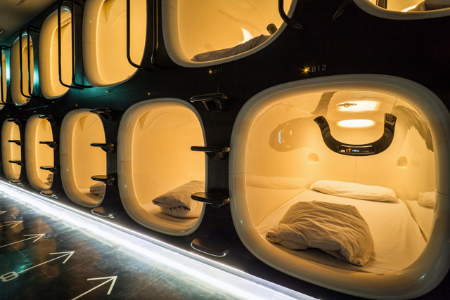 Ilustrasi hotel kapsul. Foto: James Kelley/Shutterstock