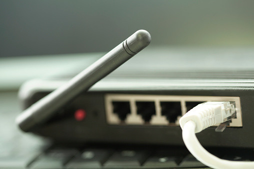 Ilustrasi contoh penerapan teknologi jaringan WLAN. Foto. dok. deepblue4you (Unsplash.com)