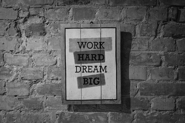 Kata-kata Slogan Keren, Foto: Pexels / @Mateusz Dach