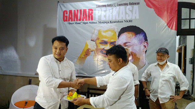 Relawan Ganjar-Prakasa muncul di Yogyakarta, memasangkan Gubernur Jateng Ganjar Pranowo dan Panglima Jenderal Andika Perkasa karena dianggap duet yang tepat untuk memimpin Indonesia di 2024. Foto: Arfiansyah Panji/kumparan