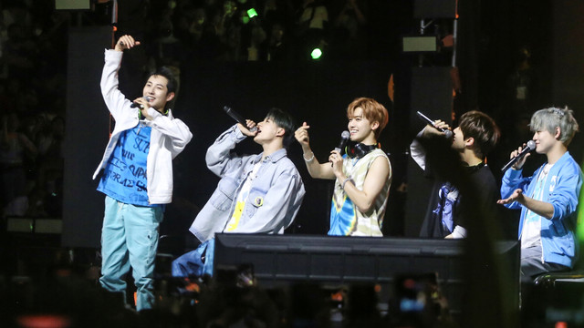 Penampilan NCT Dream dalam acara Allo Bank Festival di Istora Senayan, Jakarta, Jumat (20/5/2022). Foto: Asprilla Dwi Adha/ANTARA FOTO