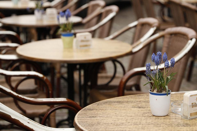 Rekomendasi Cafe Outdoor Medan yang Asyik Buat Nongkrong, foto:pixabay.com/cafe