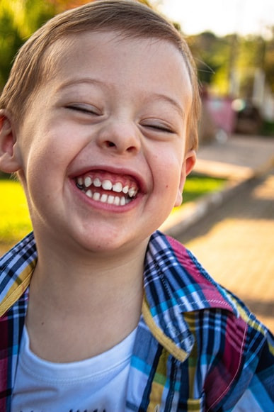 Kata-kata Bikin Ketawa untuk yang Butuh Hiburan, https://unsplash.com/@amanda_sofia_