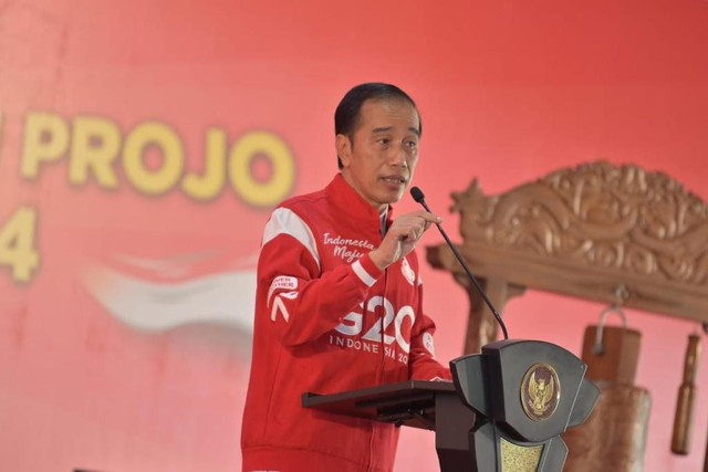 Presiden Joko Widodo menghadiri acara Rakernas V 2022 Relawan Pro Jokowi (Projo) di kawasan Borobudur, Kabupaten Magelang, Jawa Tengah, Sabtu (21/5). Foto: Relawan Projo