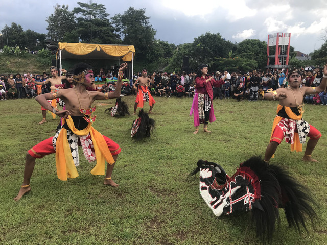 Setelah 2 Tahun Menghilang, Akhirnya Kesenian Kuda Lumping Mampu Muncul  Kembali | kumparan.com