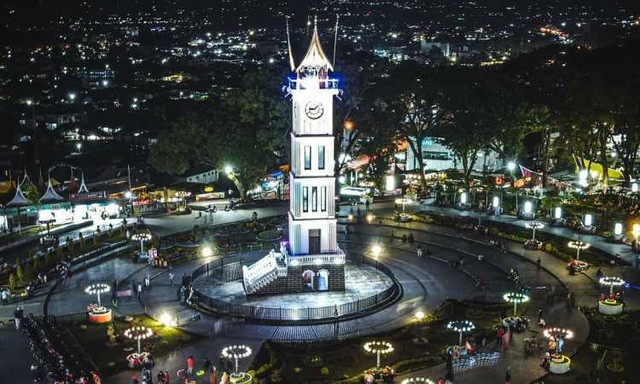 Objek wisata Jam Gadang. Foto: Instagram/@sadadnst