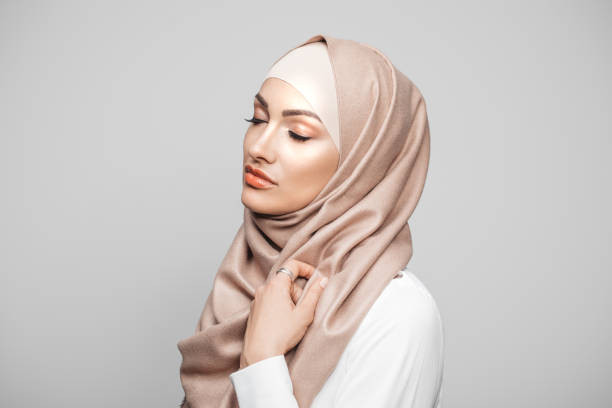 Ilustrasi seorang wanita Muslim yang memiliki kulit cerah. Foto: Pexels