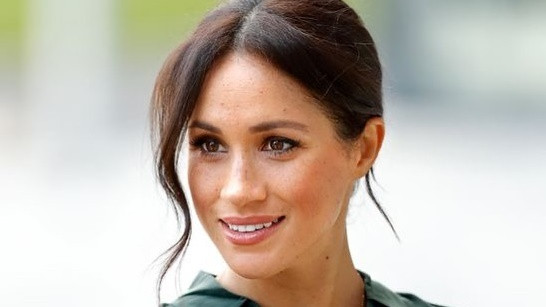 Ilustrasi perbedaan flek hitam, freckles, dan melasma. Foto: Instagram.com/meghanmarkle_official