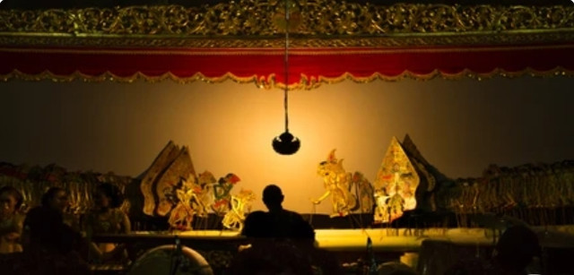 Tradisi Syukuran Ngruwat Desa merupakan salah satu kebudayaan jawa yang masih dilestarikan sampai saat ini. (Sumber: Shutterstock)