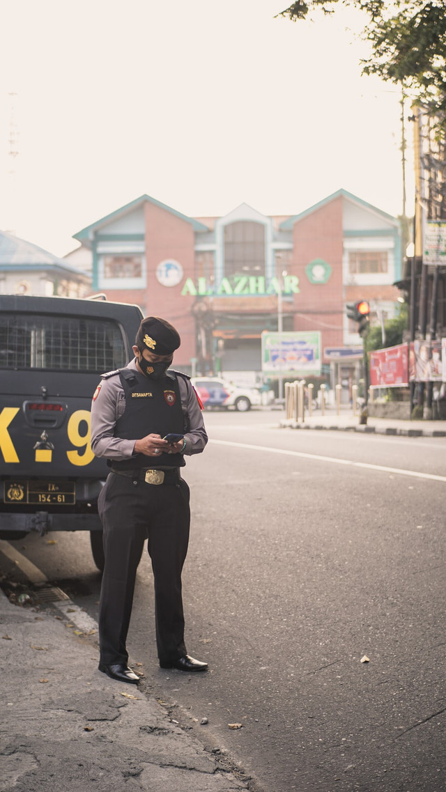 Ilustrasi Cara Menghitung Nilai Akademik Polri 2022 , Sumber www.unsplash.com
