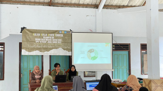 Pelatihan tentang desain grafis - Dokumentasi Pribadi