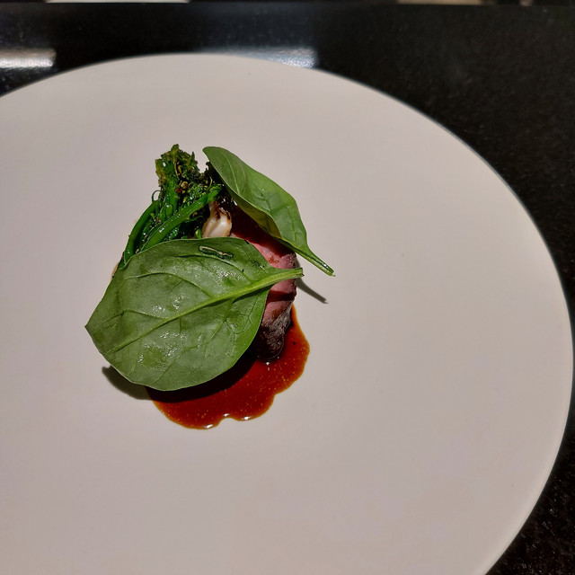 Surf turf vol 1, salah satu menu utama The BETA Project. Foto: Azalia Amadea/kumparan