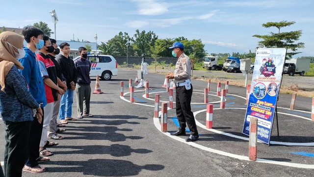 Ujian SIM yang diadakan Satlantas Polres Nganjuk, Selasa (24/5/2022). Foto: Polres Nganjuk