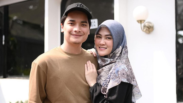 Alvin Faiz dan Henny Rahman. Foto: @hennyyrahman