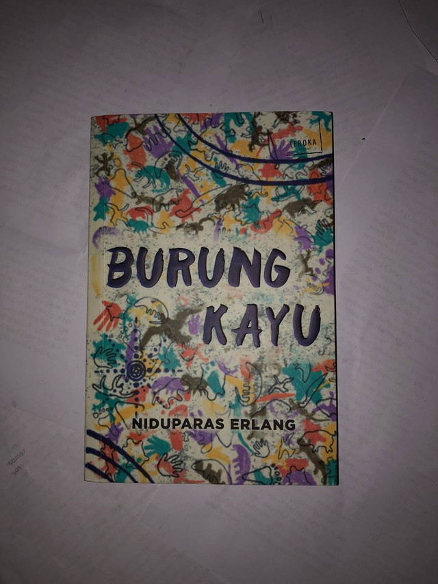 Sampul Novel Burung Kayu - Review Buku