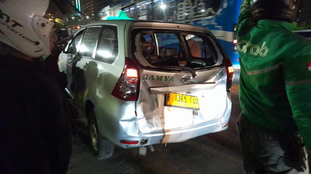 Kendaraan yang mengalami kecelakaan beruntun di Jalan MT Haryono, Pancoran, Jakarta Selatan, Rabu (25/5/2022). Foto: Dok. Istimewa