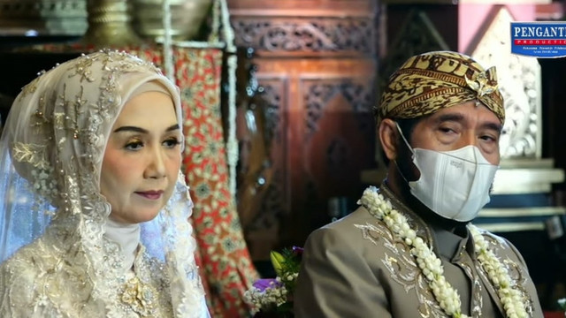 Adik Jokowi, Idayati, dan Ketua MK Anwar Usman. FOTO: Tangkap layar streaming Pengantin Production