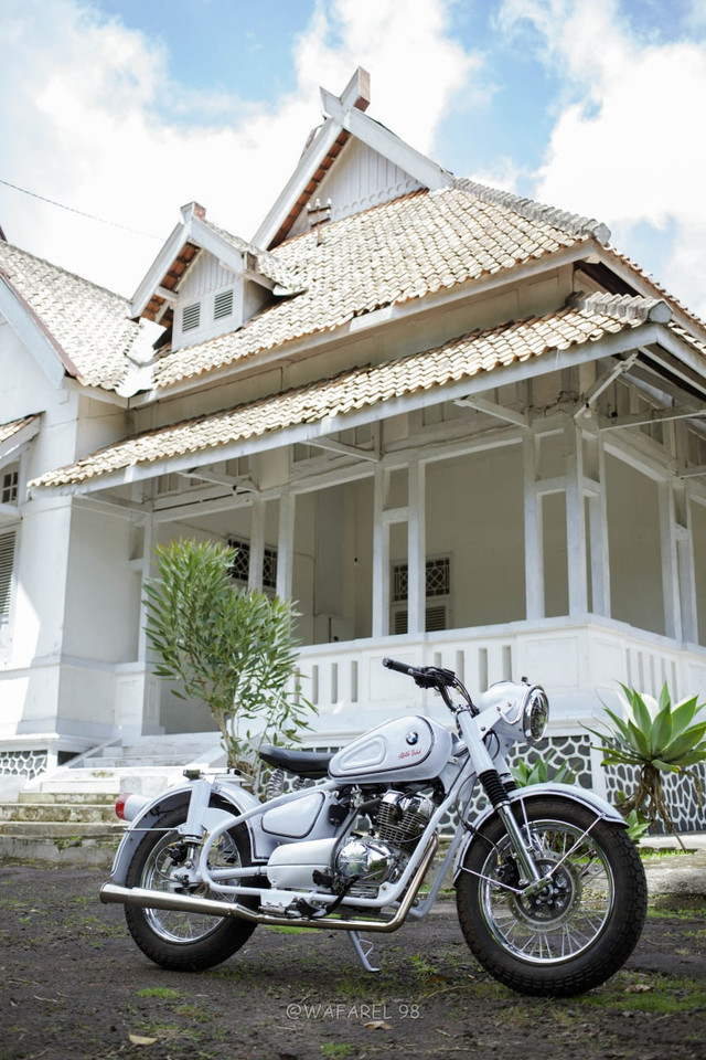 Honda Verza tahun 2014 disulap menjadi BMW R15 buah karya rumah modifikator Wafarel98. Foto: dok. Wafarel98