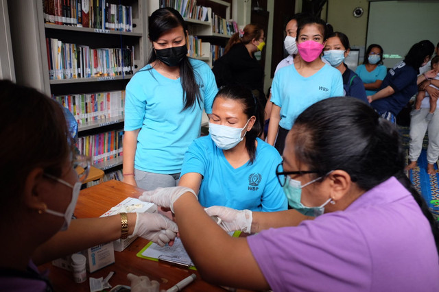 Pemeriksaan kesehatan saat Hari Kebersihan Menstruasi di Lapas Perempuan Kerobokan, Denpasar, Bali - IST 