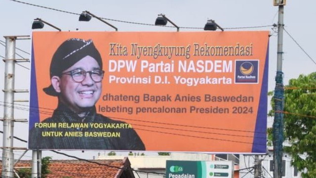 Baliho Anies Baswedan yang terpasang di sejumlah titik di Yogyakarta. Foto: istimewa
