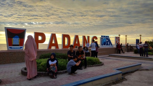 Ilustrasi. Kawasan objek wisata Pantai Padang, Sumatera Barat. Foto: Ahmad/Langkan