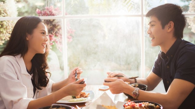 Ilustrasi Ngetreat artinya. Foto: shutterstock.com