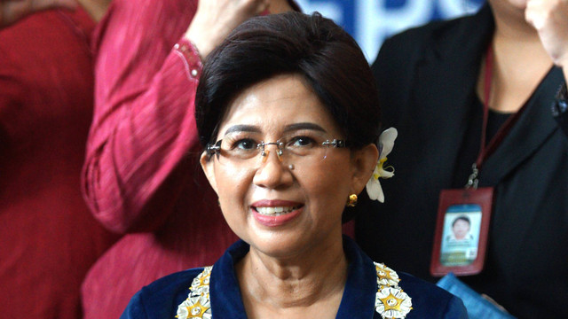 Rektor UGM periode 2022-2027 Ova Emilia berpose saat Pelantikan dan Serah Terima Jabatan Rektor UGM periode 2022-2027 di Balai Senat Universitas Gadjah Mada, Sleman, D.I Yogyakarta, Jumat (27/05/2022). Foto: Andreas Fitri Atmoko/ANTARA FOTO