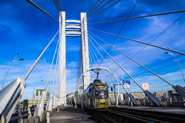 Foto : Pexels/Eduard Balan, Perbedaan MRT dan KRL