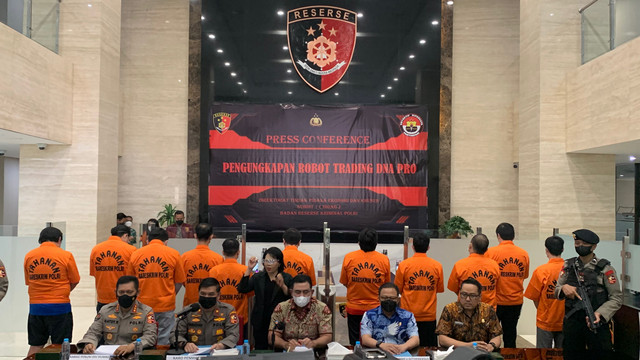 Jumpa pers kasus robot trading DNA Pro di Bareskrim Polri, Jakarta Selatan, Jumat (27/5/2022). Foto: Nugroho GN/kumparan