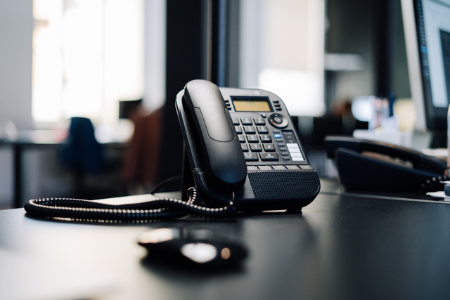 Ilustrasi  kode telepon 86 untuk negara China, sumber foto Julian Hochgesang dari Unsplash