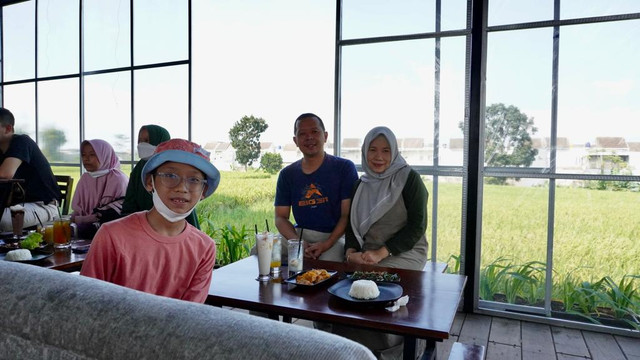 Lantai 1, dengan lanskap sawah yang menyegarkan