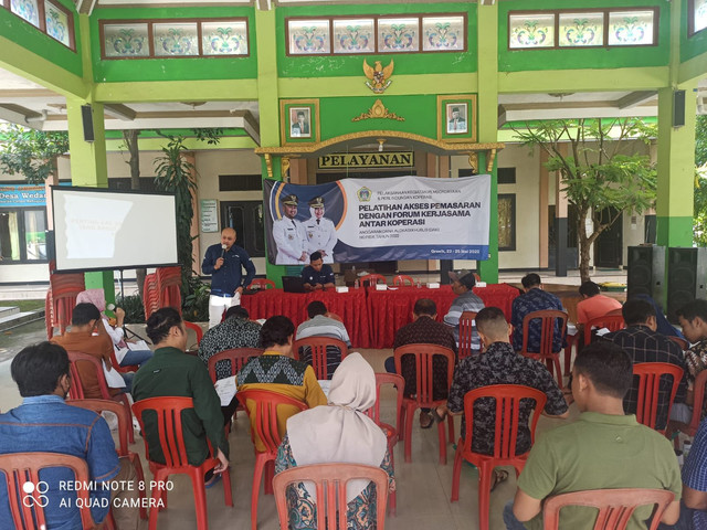 Pelatihan teknik fotografi dan Videografi produk bagi anggota Koperasi di Gresik. dok