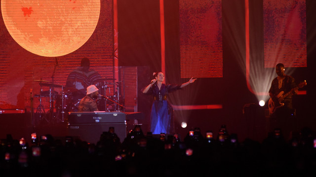 Musisi asal Amerika PJ Morton tampil bersama penyanyi Yura Yunita pada hari kedua BNI Java Jazz Festival 2022 di JI Expo Kemayoran, Jakarta, Sabtu (28/5/2022). Foto: Indrianto Eko Suwarso/ANTARA FOTO