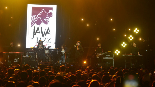 Penampilan Arsy Widianto dan Tiara Andini pada hari kedua BNI Java Jazz Festival 2022 di JI Expo Kemayoran, Jakarta, Sabtu (28/5/2022). Foto: Dok. Heru