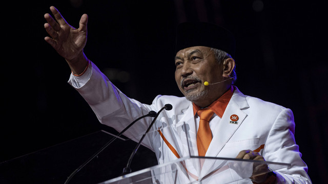 Presiden Partai Keadilan Sejahtera (PKS) Ahmad Syaikhu menyampaikan pidato dalam Milad ke-20 Partai Keadilan Sejahtera di Istora Senayan, Kompleks GBK, Jakarta, Minggu (29/5/2022). Foto: Sigid Kurniawan/ANTARA FOTO