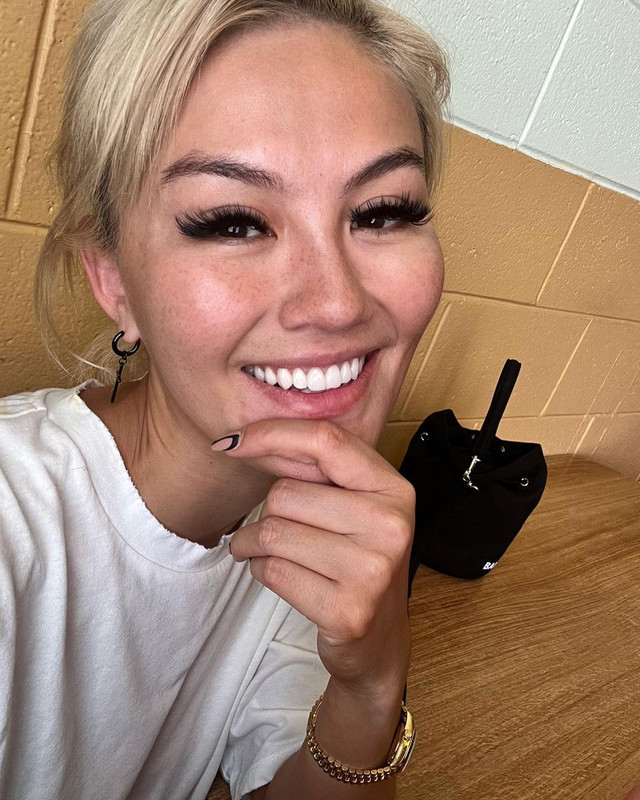 Tampilan Agnez Mo tanpa makeup. Foto: Instagram/@agnezmo