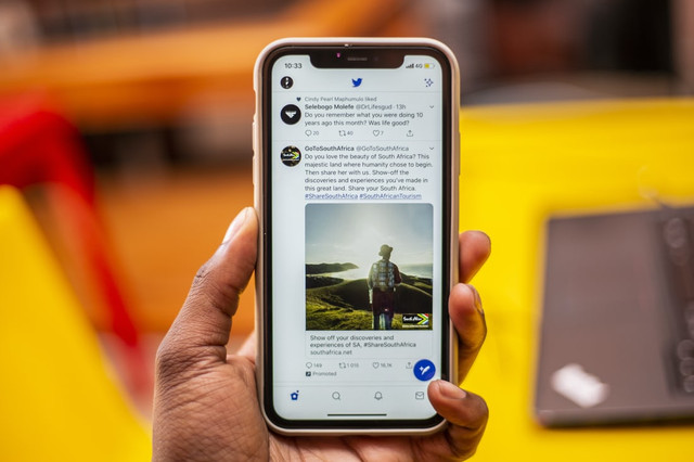 Ilustrasi Cara Menggunakan Twitter Sumber www.unsplash.com